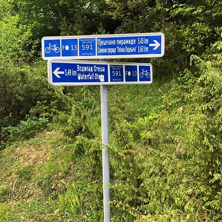 Etno Kuca Milidrag בית נופש *