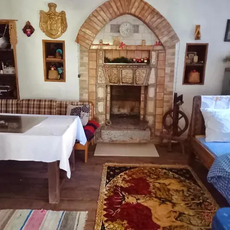 Etno Kuca Milidrag * פוצ'ה