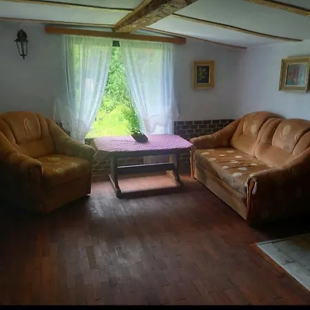 Etno Kuca Milidrag * פוצ'ה