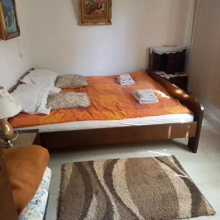 Etno Kuca Milidrag בית נופש פוצ'ה