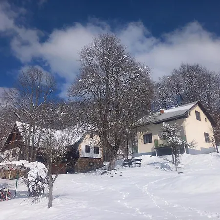 Etno Kuca Milidrag בית נופש פוצ'ה